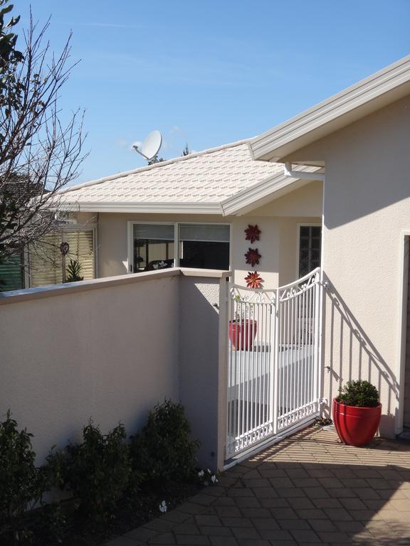 Be My Guest Bed & Breakfast New Plymouth Buitenkant foto