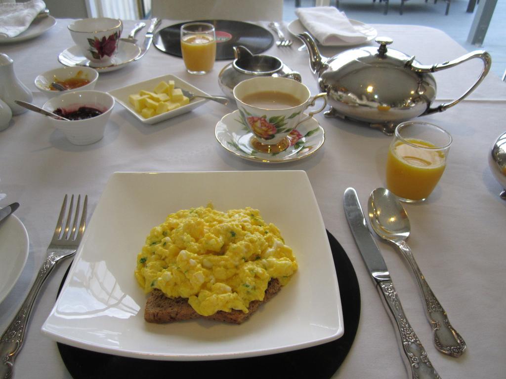 Be My Guest Bed & Breakfast New Plymouth Buitenkant foto
